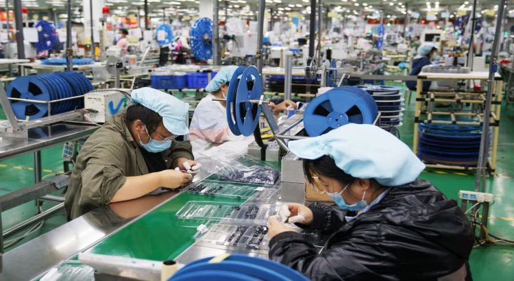 Dominasi Produksi iPhone di China Mampukah Amerika Menyamai Skalanya