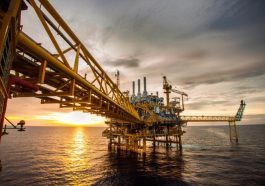 Tarif AS Picu Kekhawatiran, Harga Minyak Dunia Tertekan