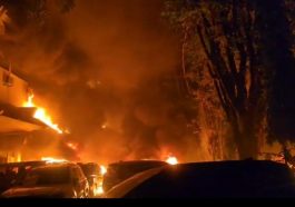 Amukan Massa di Makassar Enam Motor, Mobil, Hingga Gedung DPRD Hangus Terbakar