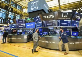 Wall Street Menghijau, Dow Jones Pecah Rekor Usai Pidato Powell