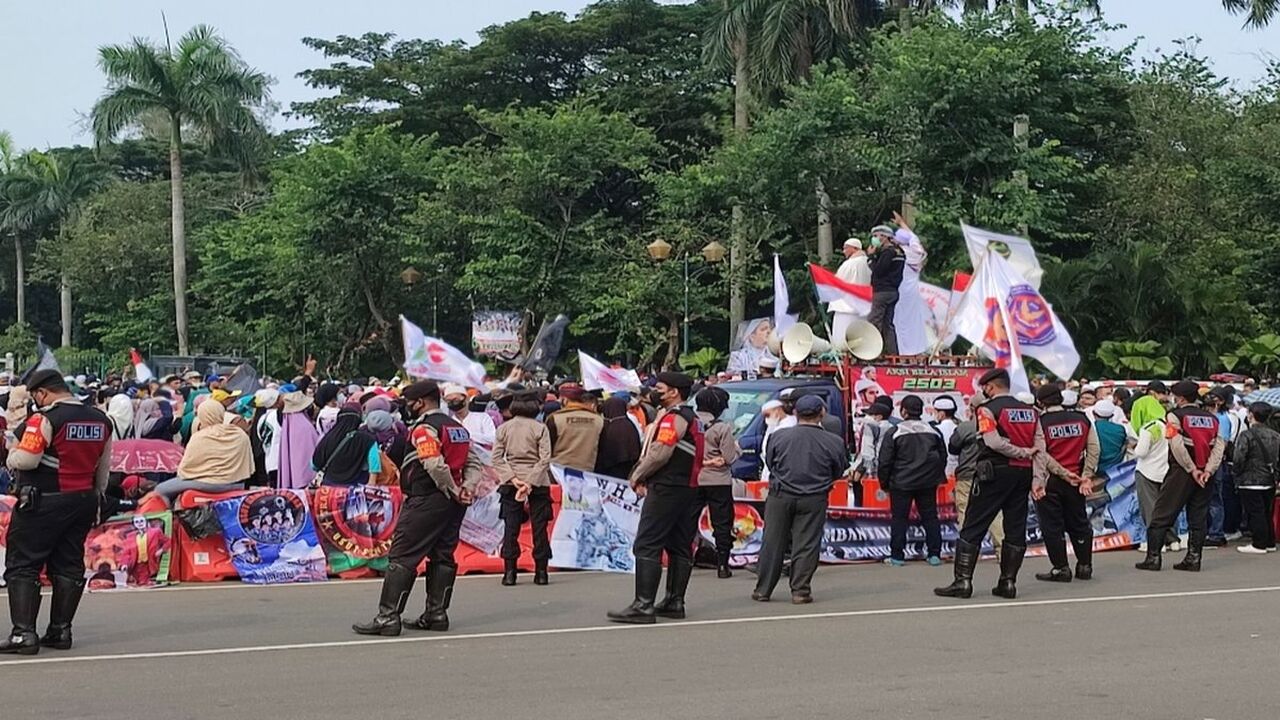 Demo di Monas Hari ini, Ribuan Polisi dan Aparat Gabungan Turun ke Jalan