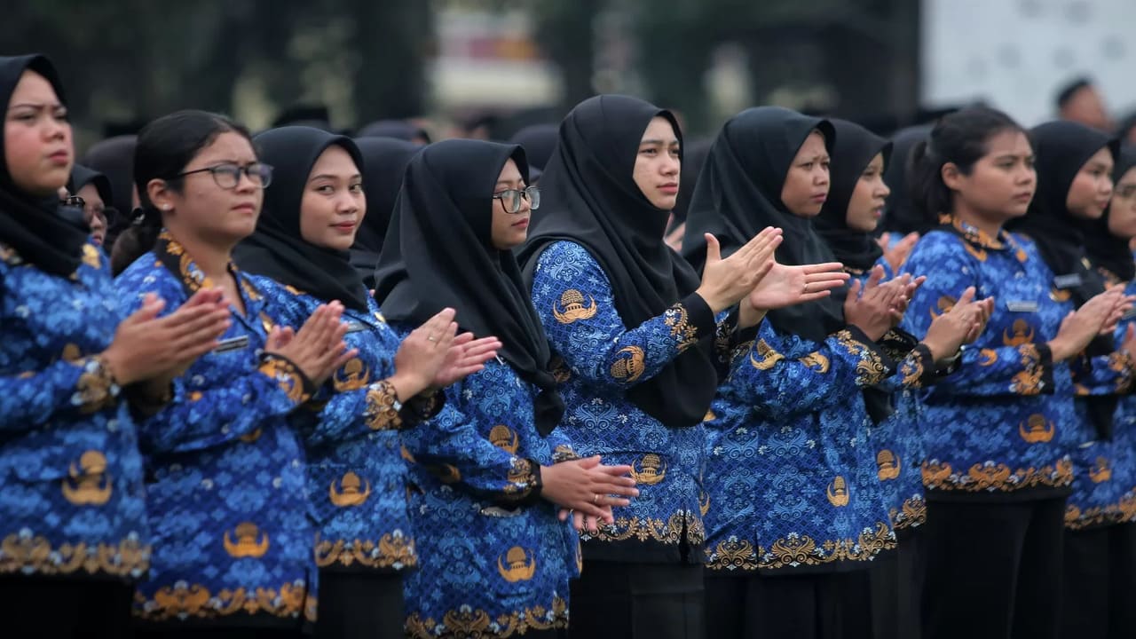 Kenaikan Gaji ASN hingga TNI-Polri Prabowo Sahkan Perpres 792025